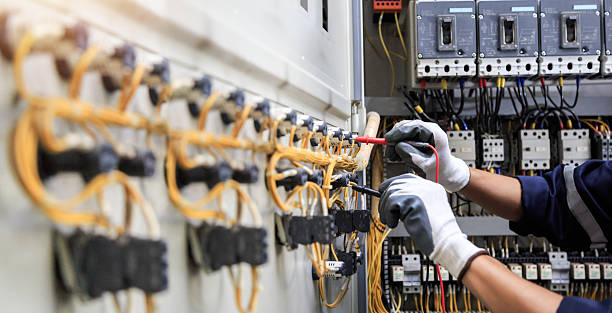 Professional Electrician technician working in South Pasadena, FL